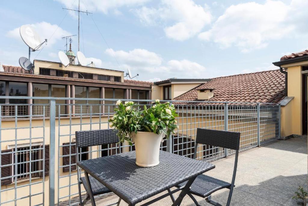 Elegant 2 Bedrooms Apartments Near Duomo Mailand Exterior foto